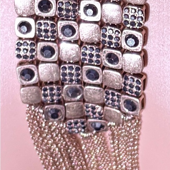 Elegant Gold and Black Statement Necklace - Picture 8 of 12